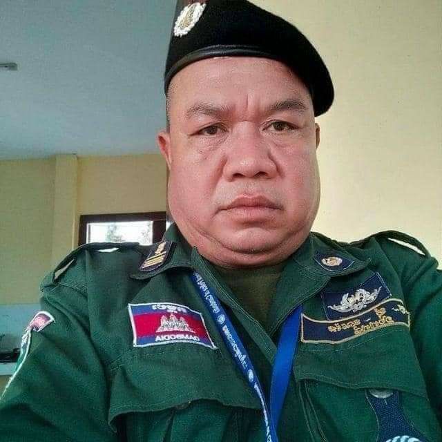 បែកធ្លាយថា លោក មុំ សារ៉េន នាយប៉ុស្តិ៍នគរបាលការពារព្រំដែនស្វាយអាង៉ោង នៅពីក្រោយការបើកដៃអោយឈ្មួញនាំទំនិញចេញចូលកេចពន្ធទំនិញបង់ពន្ធមិនគ្រប់ទៅប្រទេសវៀតណាមយ៉ាងពេញបន្ទុក.!